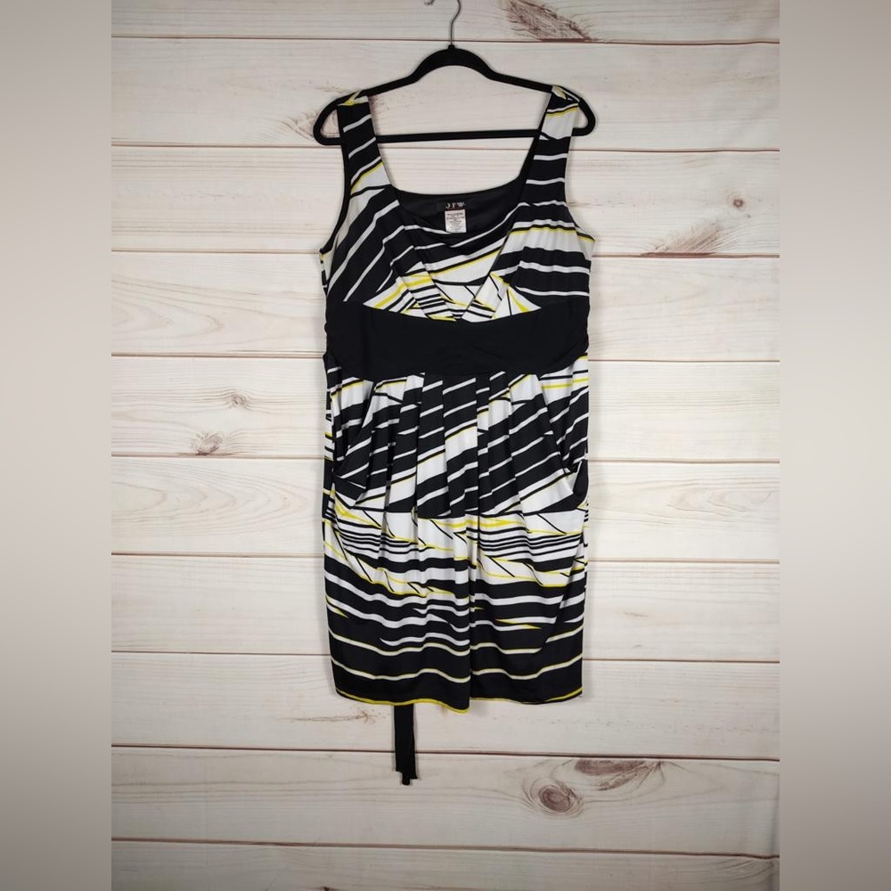 JFW 2X Dress Woman’s Sleeveless V-Neck Bodice Tie back.